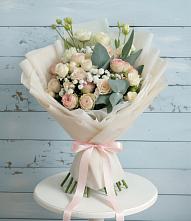 Букет цветов из:  Розы и Лизиантусы в Троицком
