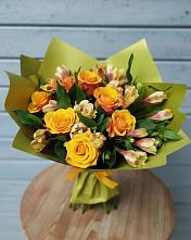 Букет цветов из:  Альстромерии и Розы в Троицком