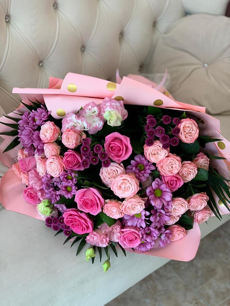 Букет цветов из: Хризантемы, Розы и Лизиантусы в Троицком