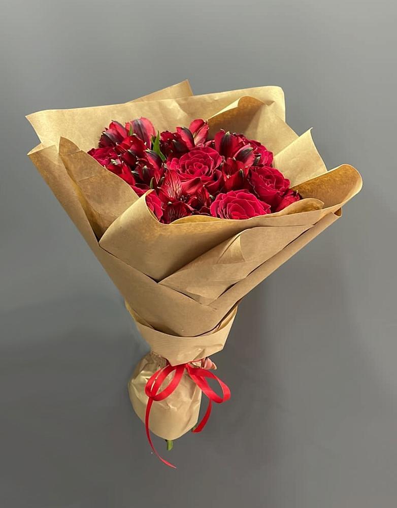 Букет цветов из: Альстромерии и Розы в Троицком