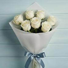 Букет 7 Белых роз Эдлесс Лав в Троицком