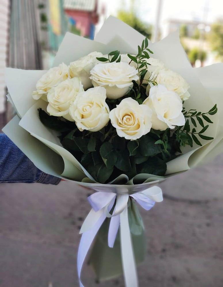 Букет Белые розы Проуд в Троицком
