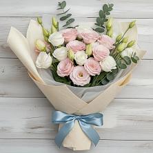 Букет цветов из:  Лизиантусы в Троицком