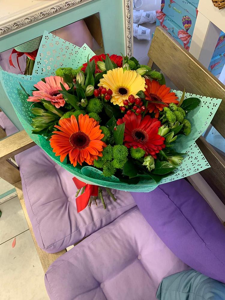 Букет цветов из: Герберы, Хризантемы и Альстромерии в Троицком