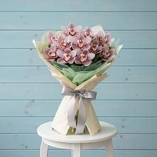 Букет цветов из:  Орхидеи и Розы #REPLACE_PRED# Троицком