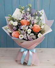 Букет цветов из:  Лизиантусы, Розы, Альстромерии и Гипсофила в Троицком