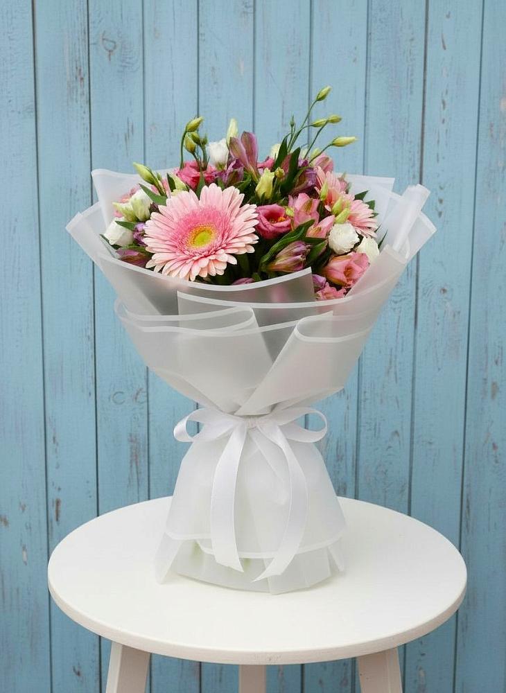 Букет цветов из: Герберы, Альстромерии и Лизиантусы в Троицком