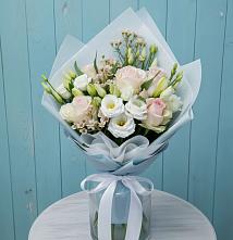Букет цветов из:  Розы и Лизиантусы в Троицком