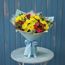 Букет цветов из:  Альстромерии и Хризантемы в Троицком