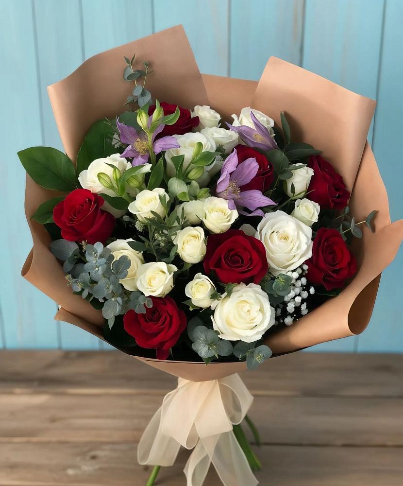 Букет цветов из: Розы и Альстромерии в Троицком