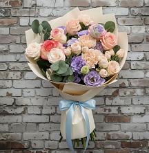 Букет цветов из:  Розы, Лизиантусы и Гвоздики #REPLACE_PRED# Троицком